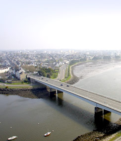 Le fameu pont ki sépare lorient et lanester et ke g'ai traverser avec mon chéri....kel souvenir...