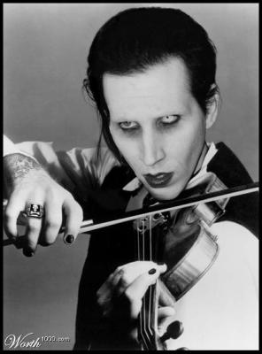 Manson foto assez rare....