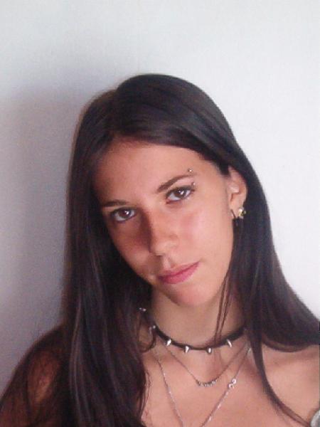 Ma didi ke j'ador beaucoup et elle aussi ma goth préférée